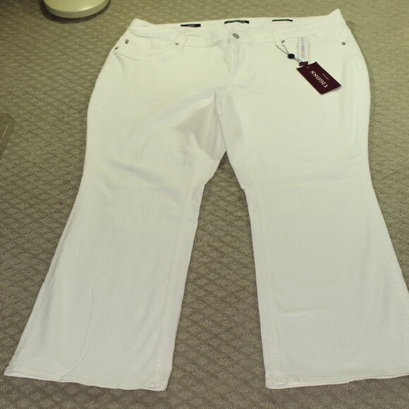 NEW Vigoss Jagger Boot Cut Classic Fit Women's 22W White Jeans - Picture 1 of 10